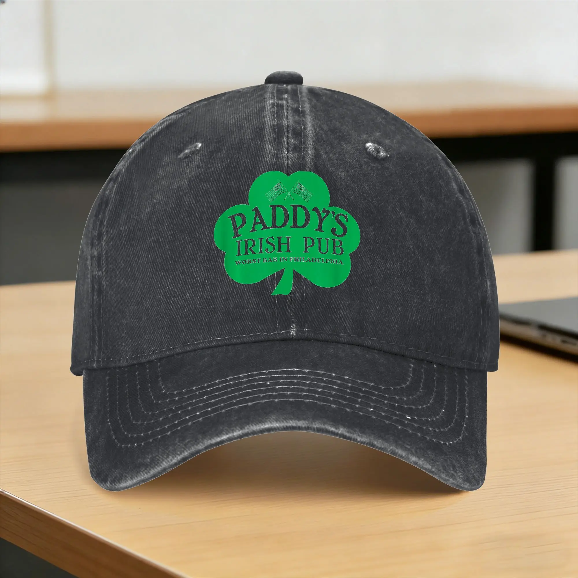 Hunting Outdoor Logos - Baseballpet Paddy's Worst Bar Klassieke Sitcom